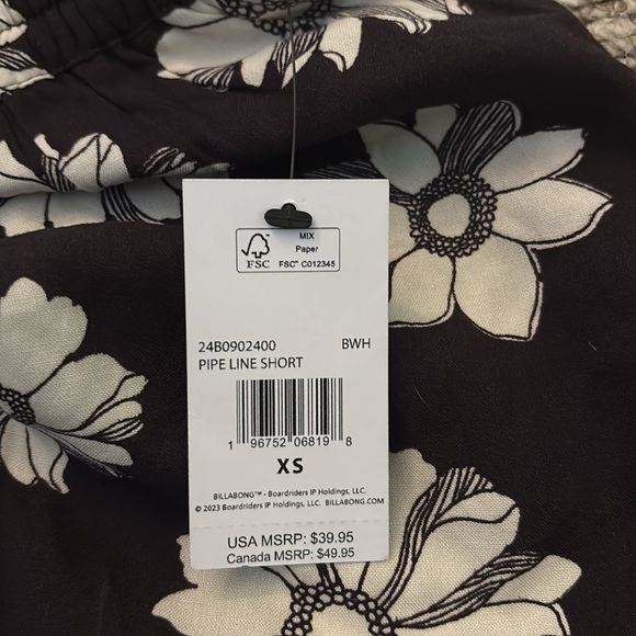 Billabong Black and White Floral beach Shorts - Picture 3 of 3
